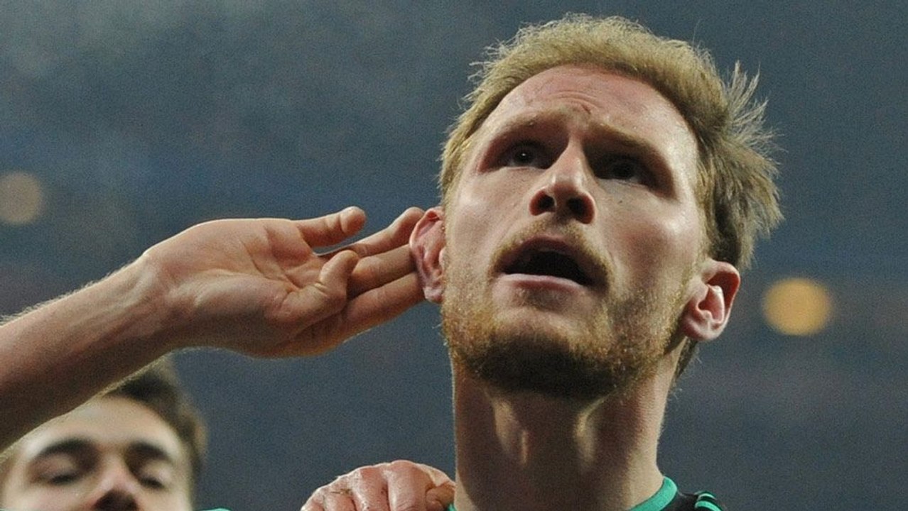 Höwedes verteidigt den Schalker Defensivstil