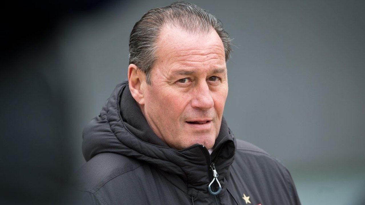 Dutt hält weiter zu Stevens