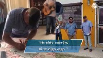 Con todo y banda, hombre celebra divorcio afuera de Registro Civil en Coahuila