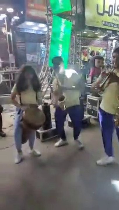 اجمل فرقة ممكن تسمعها في حياتك(مزيكا بطعم السعادة)