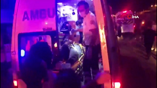 Trafik yön tabelasına çarpan tır böyle patladı