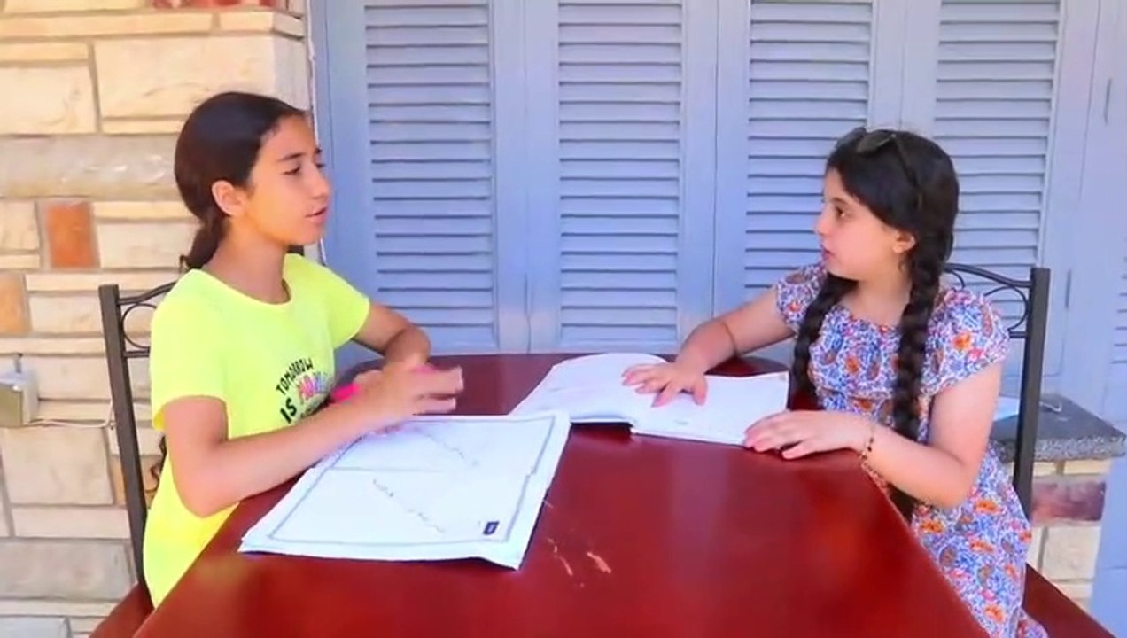 بنت صغيرة تفاجئ الجميع بفكرة جديدة هل تصرف البنت صحيح ام خط - فيديو ...