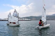 Son dakika haberleri! Yelkenciler, Van Gölü'nde Türkiye Şampiyonası'na hazırlanıyor