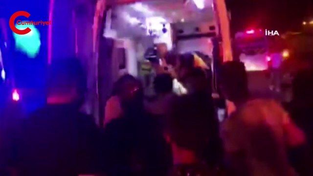 Trafik yön tabelasına çarpan tır böyle patladı