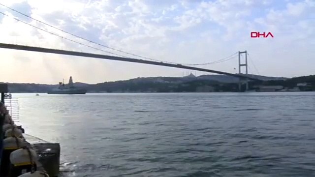 Tüm dünyayı tedirgin eden savaş gemisi Karadeniz'den ayrıldı