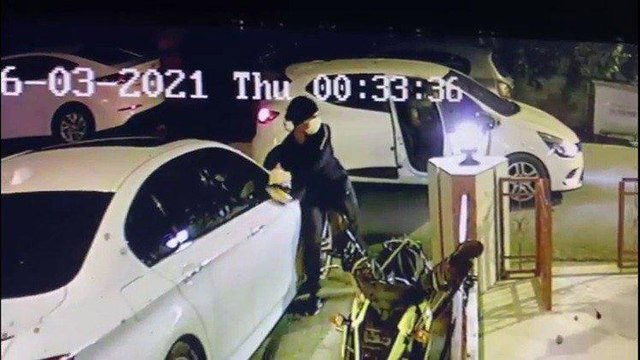 Lüks otomobillerin ayna ve plakalarını çalan hırsız yakalandı