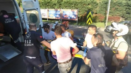 Son dakika haberi | ŞİŞLİ'DE KAZA YAPAN MOTOKURYENİN YARDIMINA DİĞER MOTOSİKLETLİLER KOŞTU