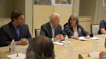 Biden se reúne con los equipos de emergencia y familiares de víctimas y desaparecidos en Florida