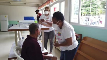 Venezuela comienza a vacunar con la cubana Abdala