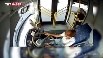Yolcu otobüsünün şoförü olası faciayı önledi