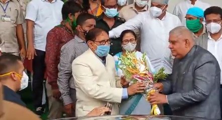 ভাষণ শেষে বিধান সভা থেকে বেরিয়ে যাচ্ছেন রাজ্যপাল  | Oneindia Bengali