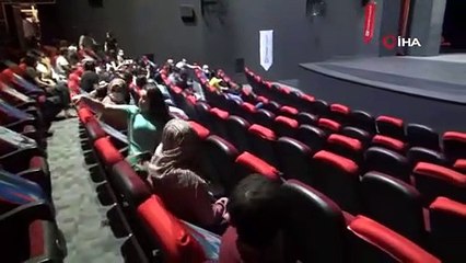 Diyarbakır’da sağlık çalışanları sorunlarını tiyatro yoluyla anlattı