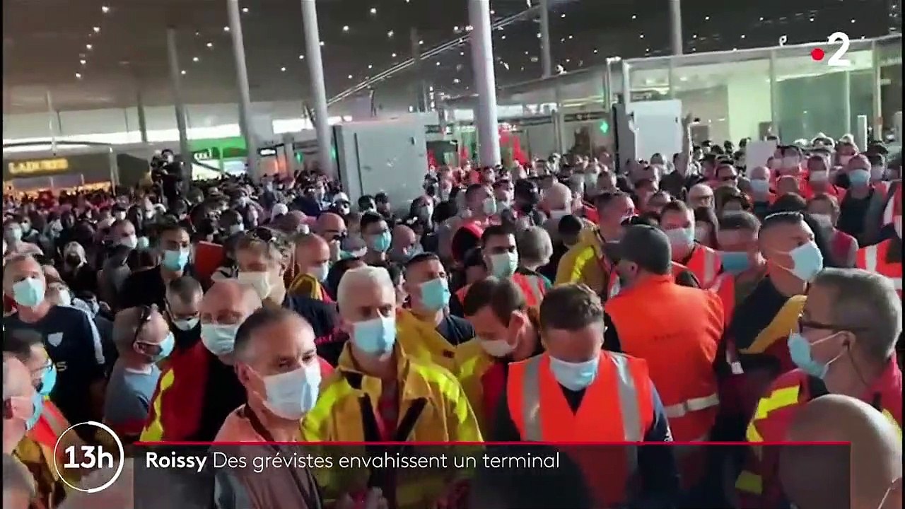 Aéroports de Paris : des centaines de grévistes manifestent contre la suppression de leurs primes, le trafic perturbé à Roissy et Orly
