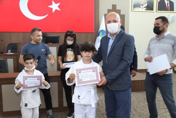 Çubuk'ta judocu gençlere başarı belgeleri verildi