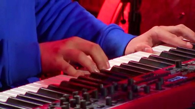 Gjon's Tears interprète Tout L'Univers dans Le Grand Studio RTL