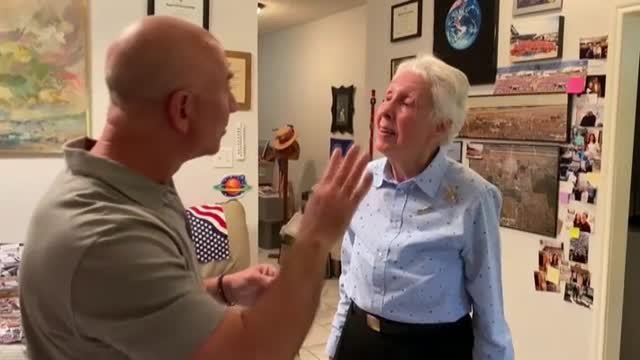 Esta pionera del espacio viajará por fin a las estrellas a sus 82 años