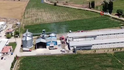 Kayseri'deki tavuk çiftliğinin deposunda çıkan yangında 10 bin tavuk telef oldu