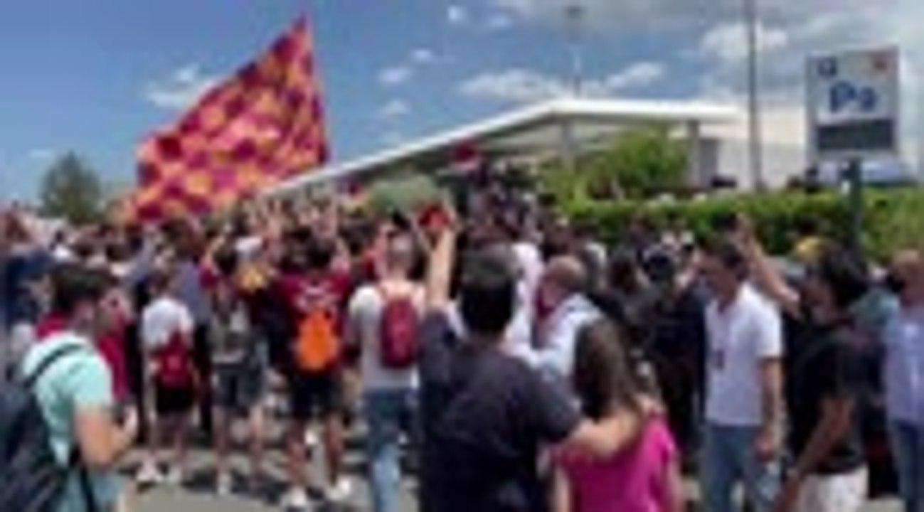 Serie A - Mourinho accueilli par une foule de supporters à Rome