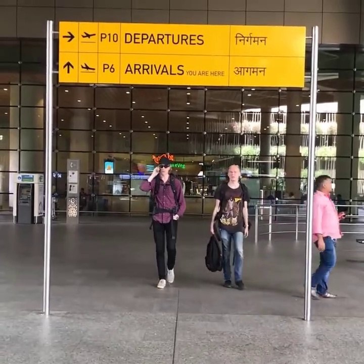 Foreigners VS Autowala _ 2 Foreigners In Bollywood 2021