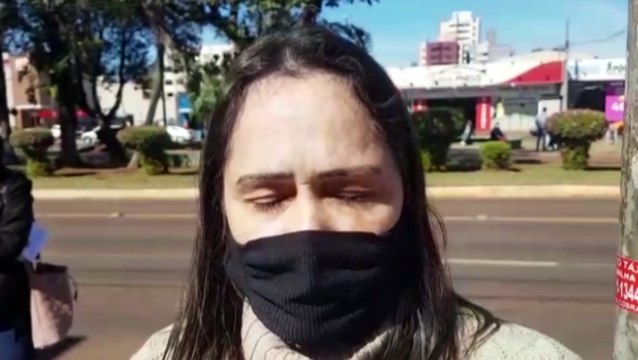 Há duas horas na fila da Caixa Econômica, população pede respeito e agilidade