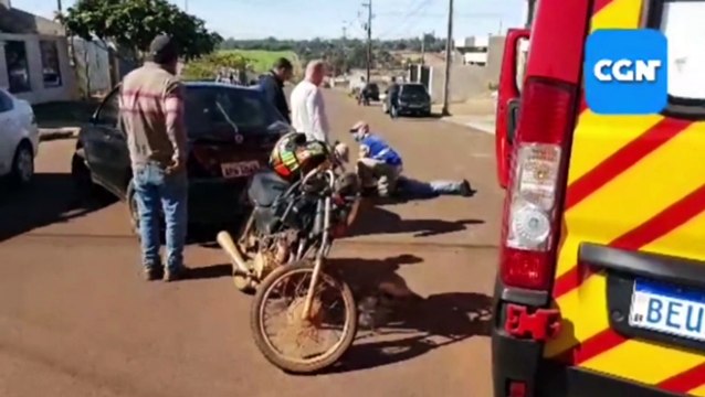 Homem fica ferido após colisão entre carro e moto no Florais do Paraná