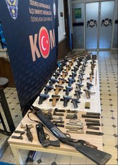 Son dakika haberi! İzmir'de silah kaçakçılarına darbe: 2 gözaltı