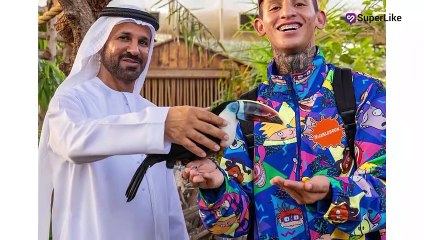 Sin rejas, la Liendra y Dani Duke le dieron de comer a una leona en Dubái