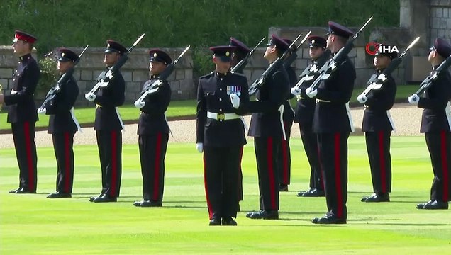 - Merkel ve İngiltere Kraliçesi, Windsor Kalesi’nde bir araya geldi- Merkel, Kraliçe ile son resmi görüşmesini gerçekleştirdi