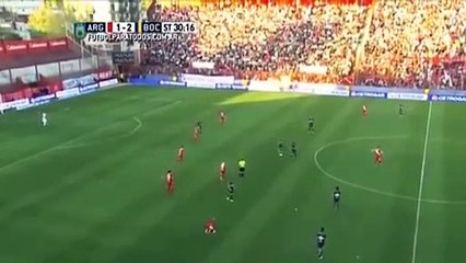 Tevez rakibinin ayağını böyle kırdı!