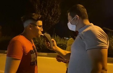 Uzun uğraşlar sonucu alkolmetreye üfleyen sürücü alkollü çıktı, cezayı yedi