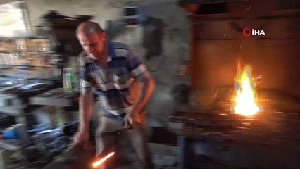 48 yıldır at arabası tamirciliği yapıyor