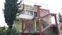 Tadilat yaptığı evin balkonunun zemini çöken işçi yaralandı
