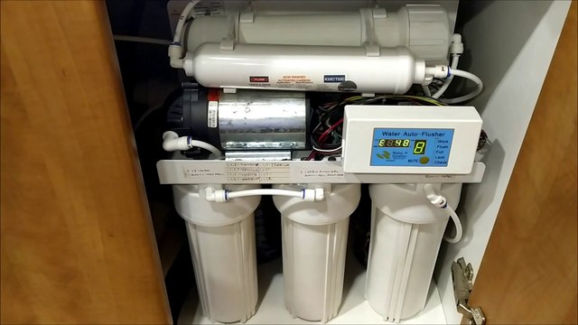 Mantenimiento equipo Osmosis. Cambio total de filtros, incluido la membrana.