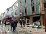Başkent'te bir binada tüp patlaması meydana geldi. Olay yerine ambulans ve itfaiye ekipleri sevk edildi