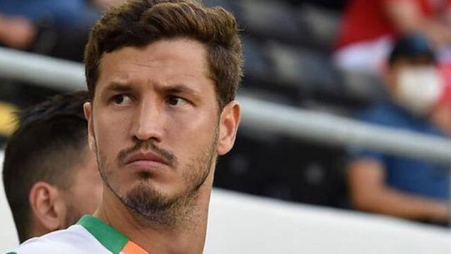 Salih Uçan, Beşiktaş ile 2+1 yıllık sözleşme imzaladı