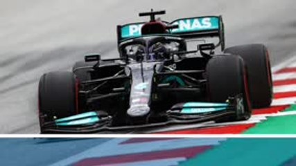 Tải video: Breaking News - Hamilton signs new two-year deal with Mercedes