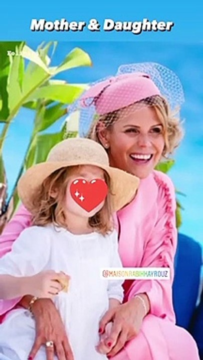 Laura Tenoudji et sa fille au mariage de Laura Estrosi le 2 juillet 2021.