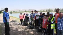 Doğaseverler, Serpincik Göleti çevresinden 30 çuval çöp topladı