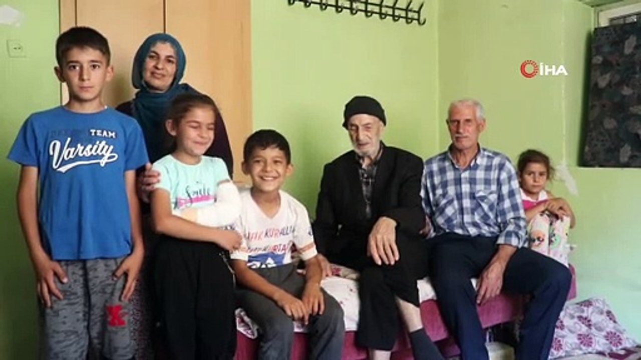 Covid-19’a yakalanmayan 110 yaşındaki Mahmut dede, günde 2 litre kola içiyor