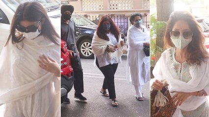 下载视频: Mandira Bedi's Kids And Parents Arrive For Raj Kaushal's Prayer Meet