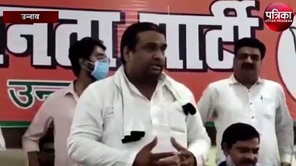 पुरवा विधायक ने लोगों को खूब हंसाया, इशारों हीं इशारों में बहुत कुछ कहा
