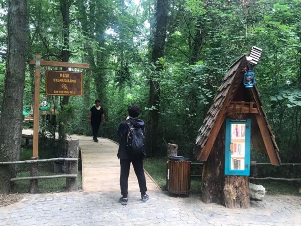 Doğal yaşam parkı Ormanya'da "Orman Kütüphanesi" kuruldu
