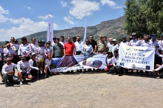 BİTLİS NEMRUT'TAN ADIYAMAN NEMRUT'A BİSİKLET TURU BAŞLADI