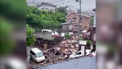 ext-impresionantes-imagenes-de-delizamiento-que-suma-dos-muertes-en-japon-030721