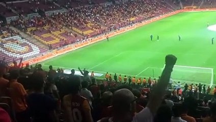 Arena'da tüyleri diken diken yapan anons!