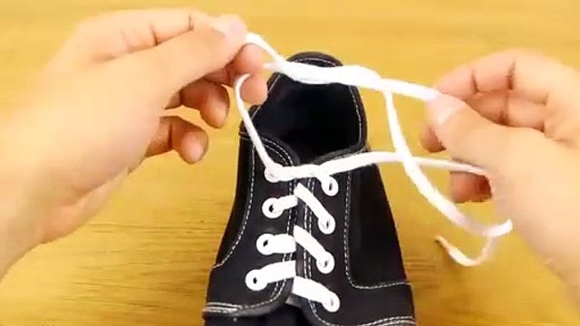 Pratik ayakkabı bağcığı bağlama yöntemi