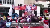 Fabiano Contarato discursa em ato contra o presidente Jair Bolsonaro, em Vitória