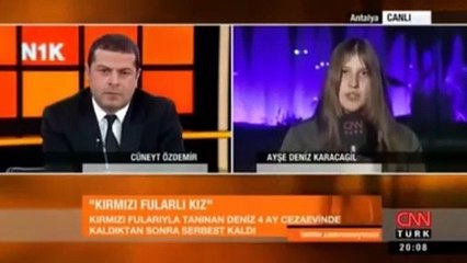 Cüneyt Özdemir methiyeler dizdiği fularlı teröristi sildi