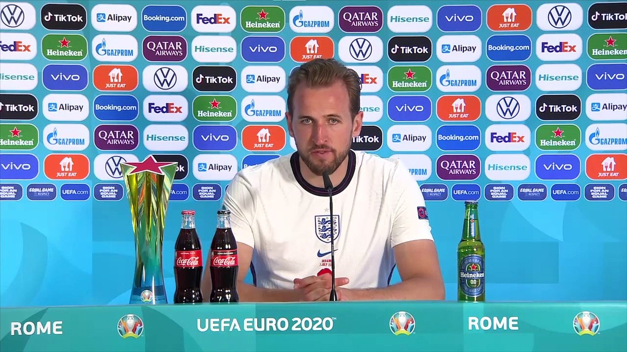 Now back to Wembley let's go! I England 4 - 0 Ukraine I Harry Kane press conference