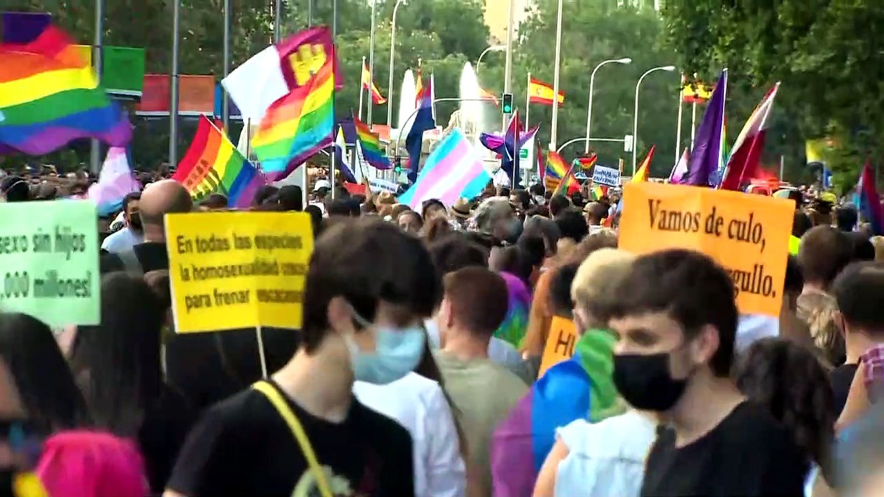 'Orgullo LGTBI' in Madrid feiert Gleichstellung von Trans-Personen